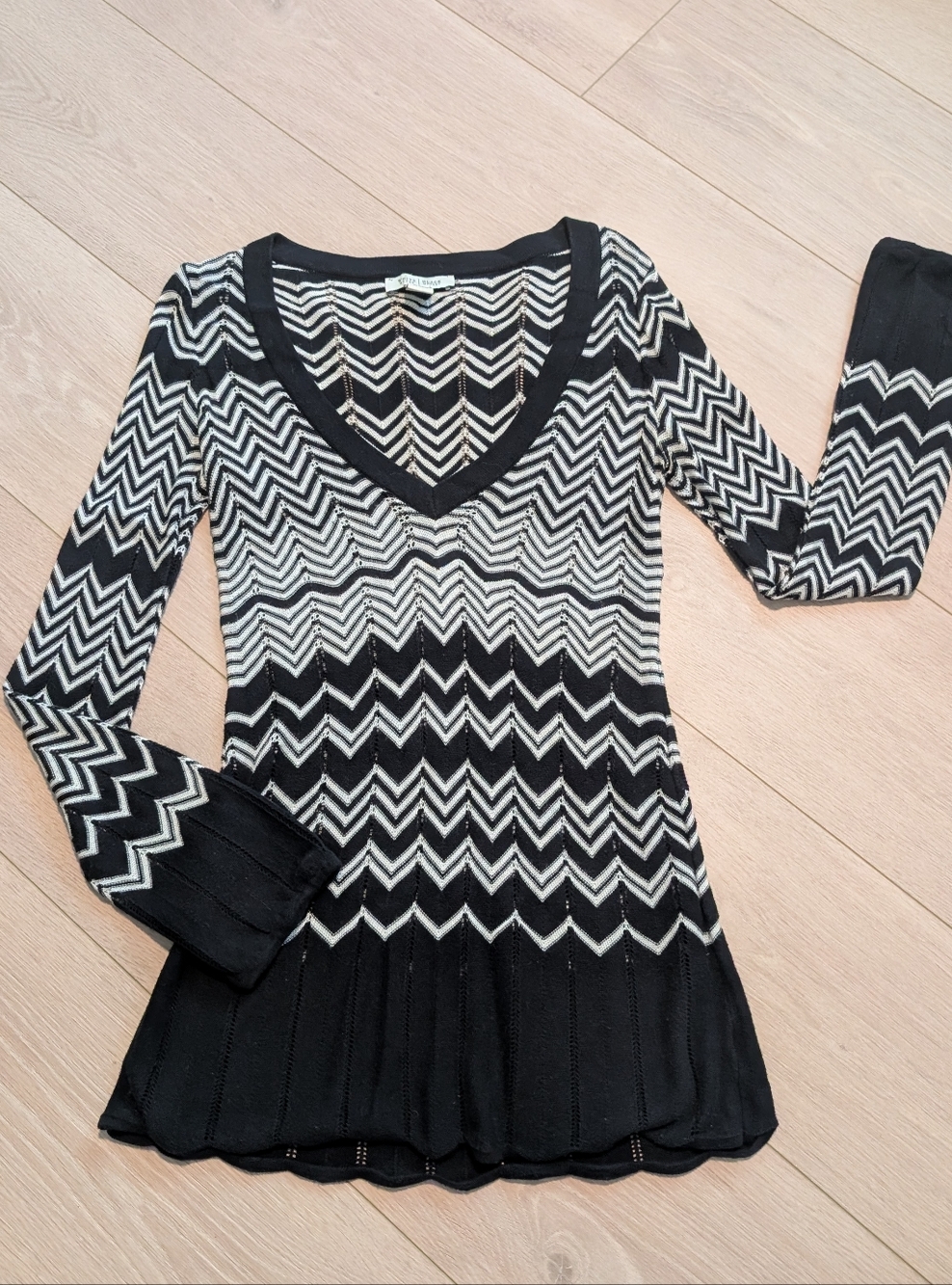 White House Black Market Black and White Chevron Knit Top
